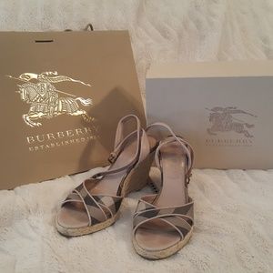 Burberry size 10 Wedge Espadrilles Smoked Trench